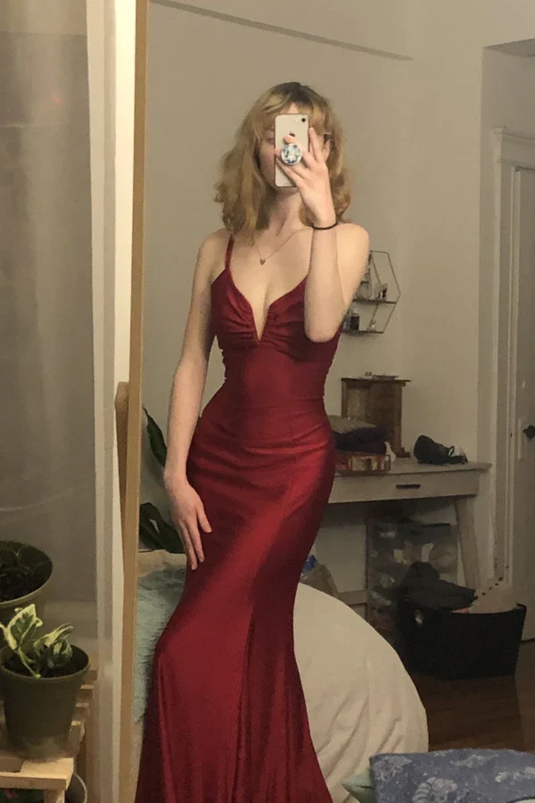 Superbe robe de soirée longue sirène bordeaux
