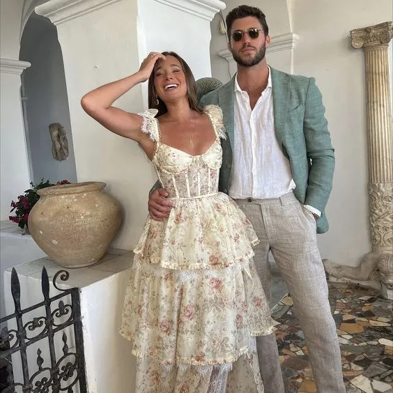Robe de bal longue en dentelle à bretelles trapèze sexy