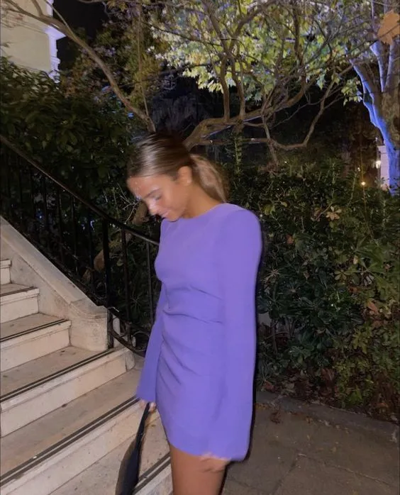 Robe de soirée courte violette à la mode