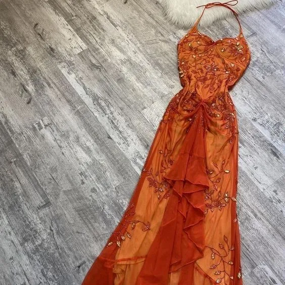 Robe de bal élégante orange à bretelles spaghetti et perles pour femme