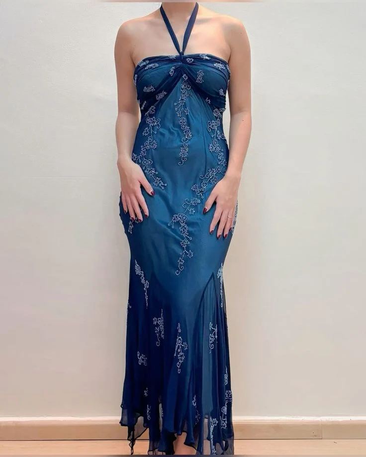 Robe de soirée longue et élégante à col licou