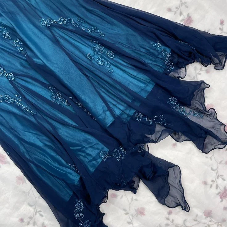 Robe de soirée longue et élégante à col licou