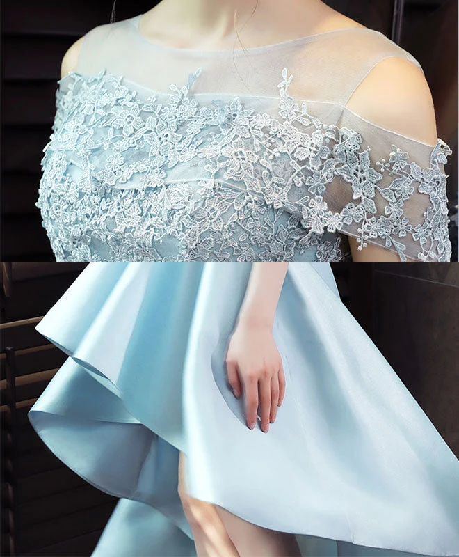 Robe de soirée élégante en satin bleu clair et dentelle
