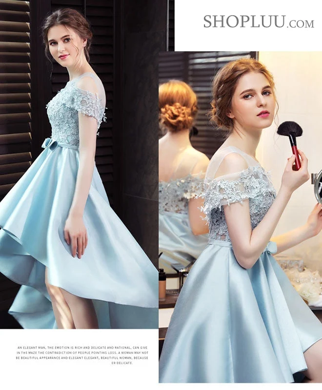 Robe de soirée élégante en satin bleu clair et dentelle