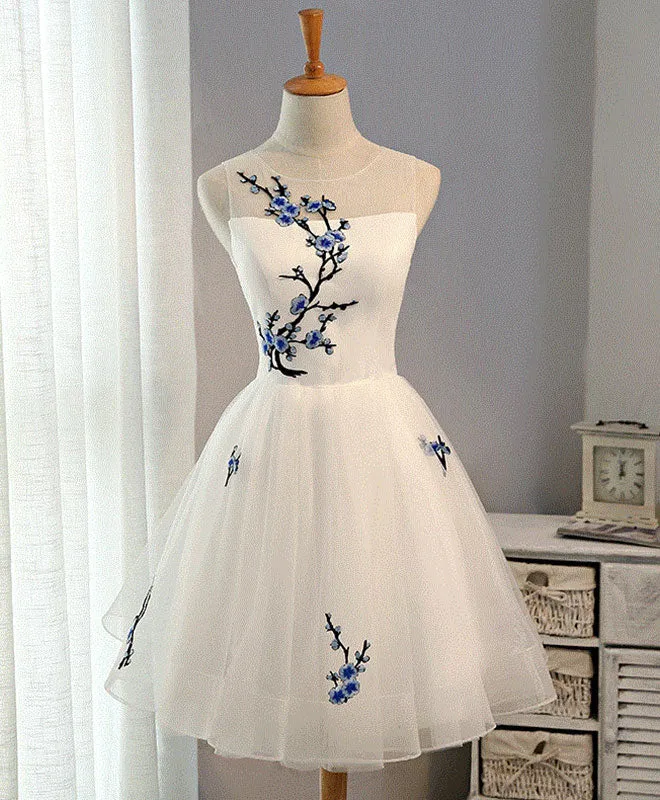Robe de soirée courte en tulle blanc élégant, coupe trapèze
