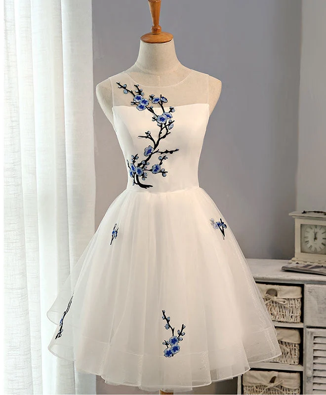 Robe de soirée courte en tulle blanc élégant, coupe trapèze