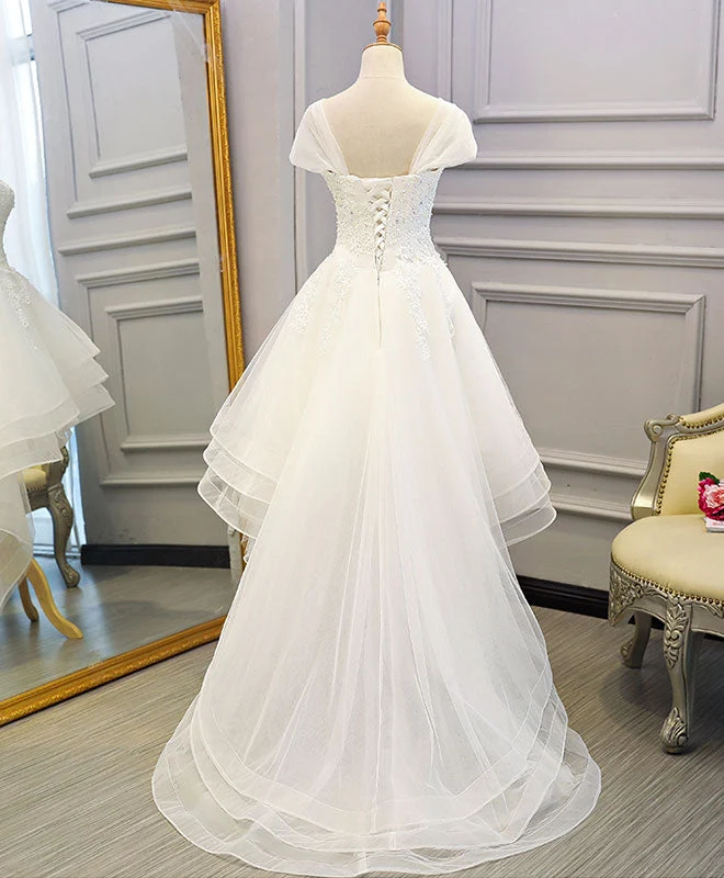 Robe de mariée longue et élégante en tulle et dentelle blanche