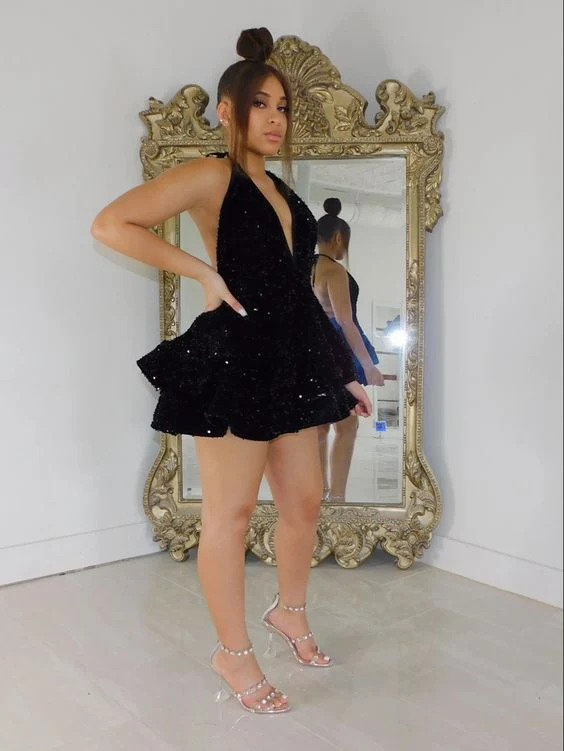 Robe de cocktail noire sexy et scintillante, dos ouvert à paillettes
