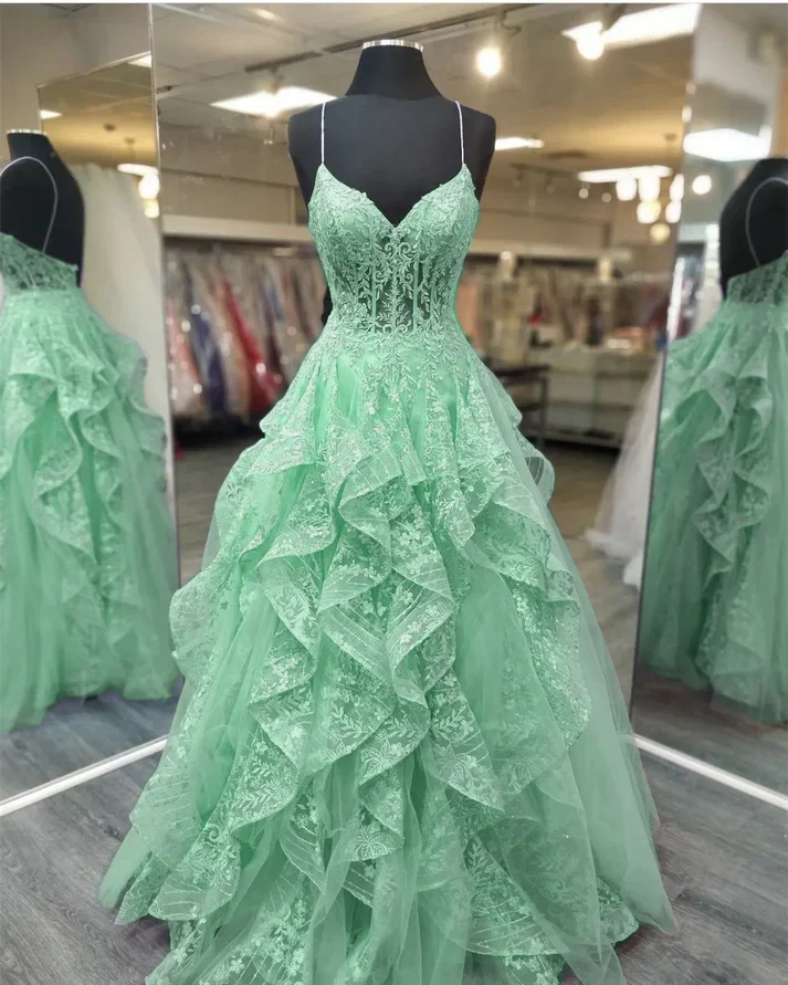 Superbes robes de soirée lilas à bretelles spaghetti pour les soirées de bal formelles