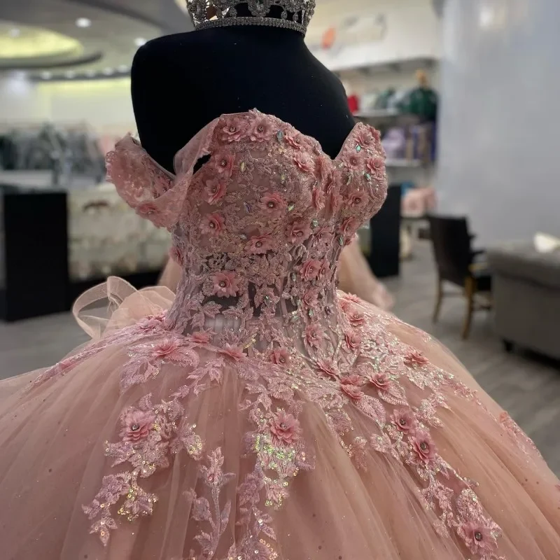 Belle robe de bal longue en dentelle rose pour les 16 ans