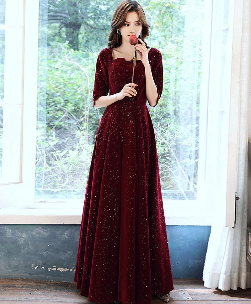 Robe de bal longue en velours bordeaux