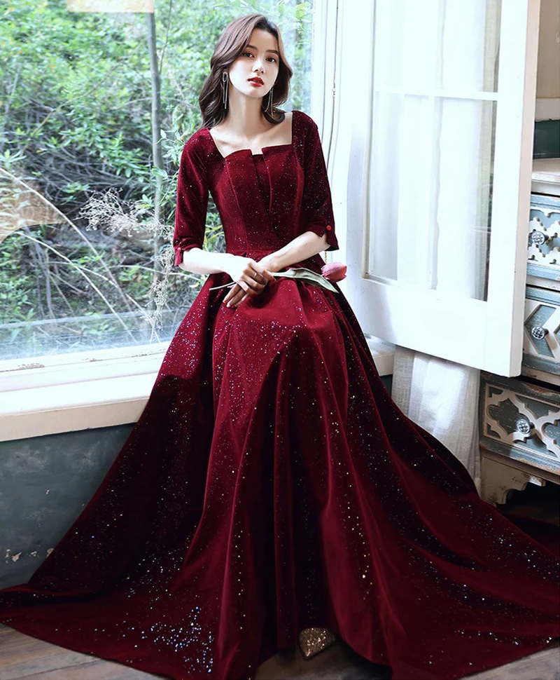Robe de bal longue en velours bordeaux