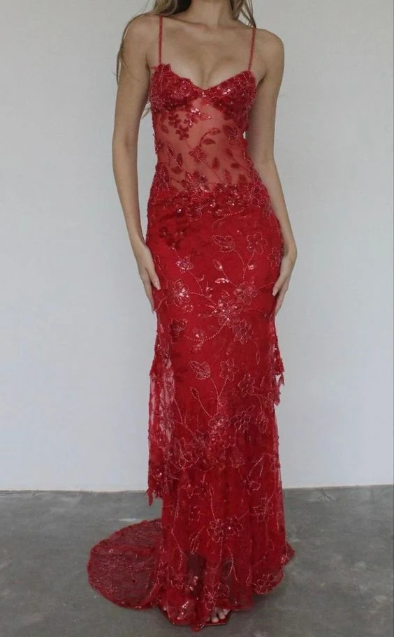 Robe de bal rouge en dentelle à bretelles spaghetti