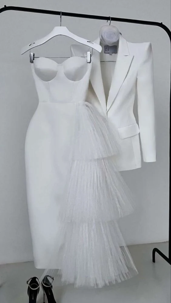 Robe de soirée blanche élégante pour bal de fin d'année ou occasions formelles disponible