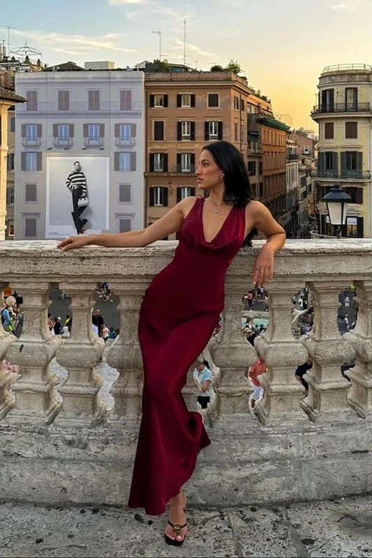 Robe de bal bordeaux à col en V profond, robe de soirée en satin