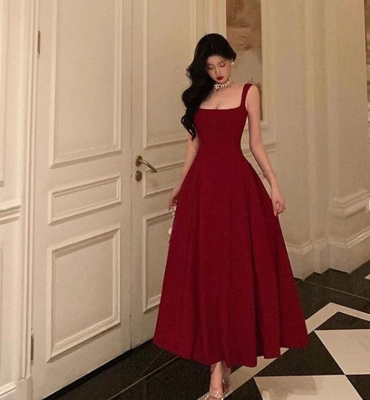 Robe de bal trapèze rouge bordeaux