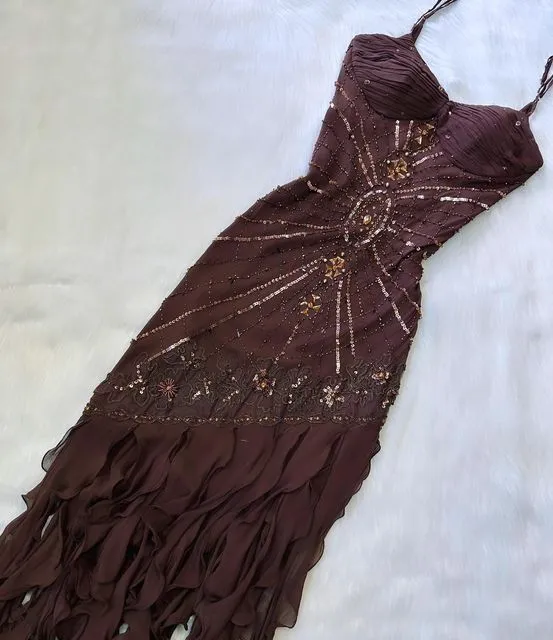 Robe de bal longue en mousseline à bretelles spaghetti et perles