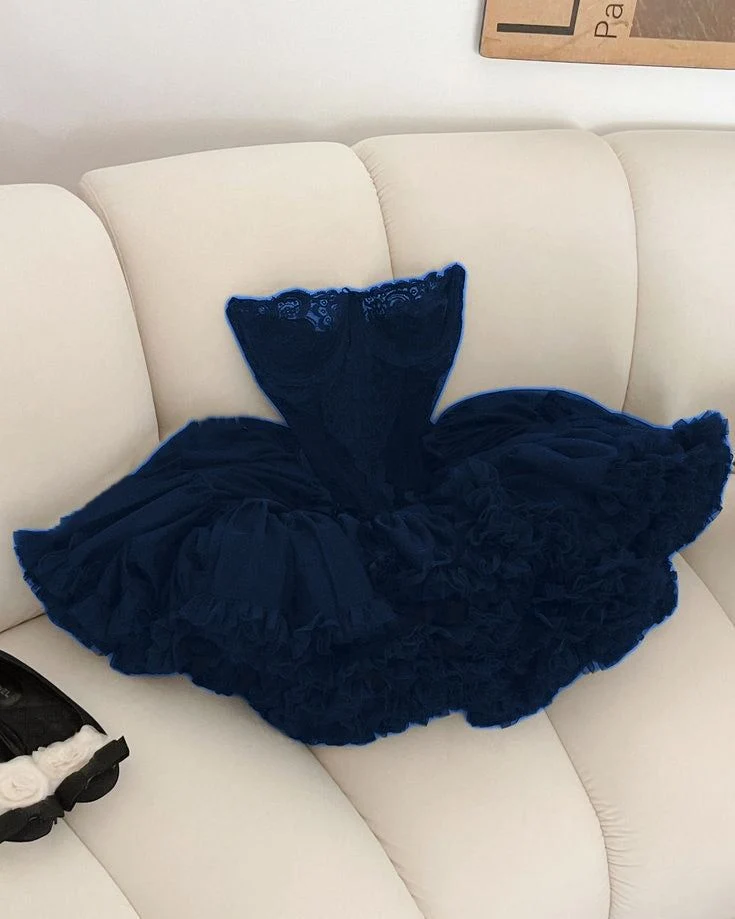 Robe de bal élégante sans bretelles en dentelle noire