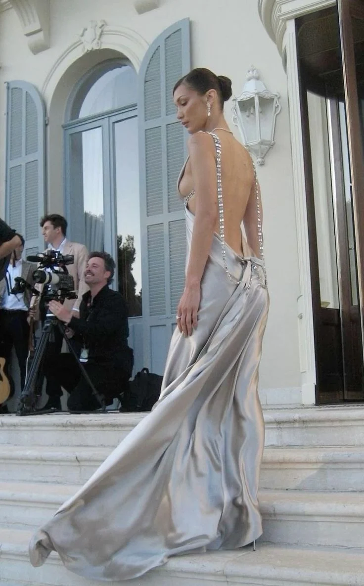 Robe de soirée longue et sexy à dos nu