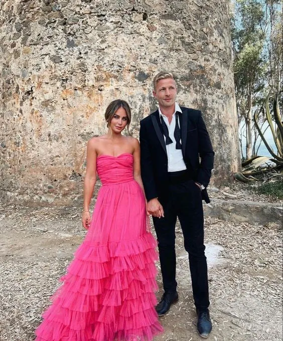 Robe de soirée longue et unique, élégante et stylée
