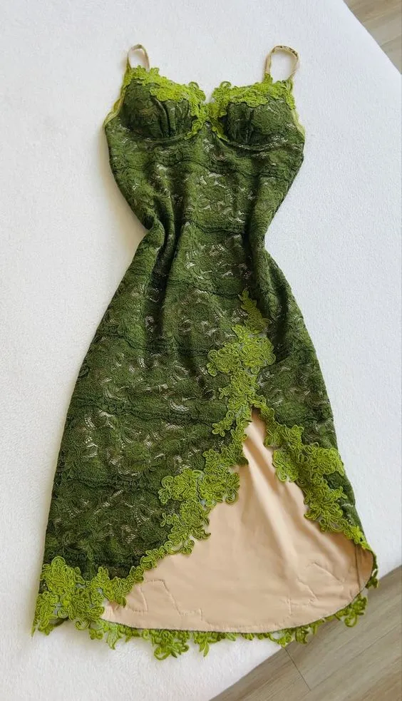 Superbes robes de bal vintage en dentelle verte