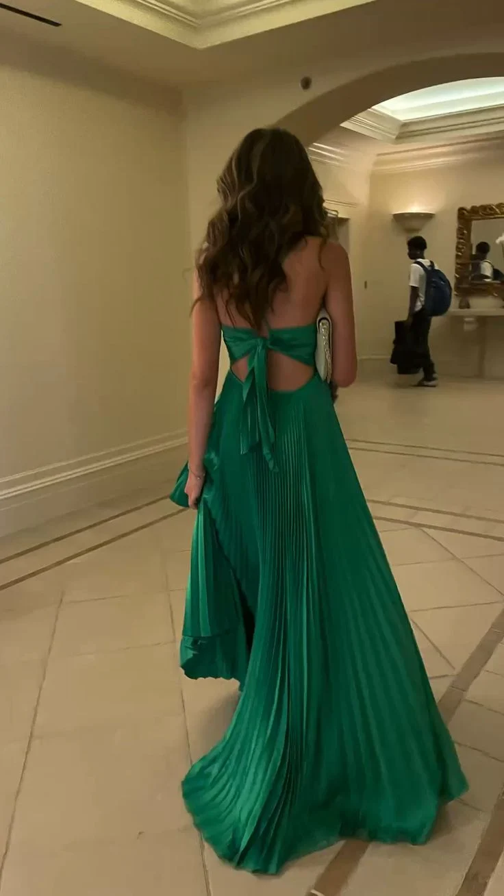 Robe de soirée longue plissée verte