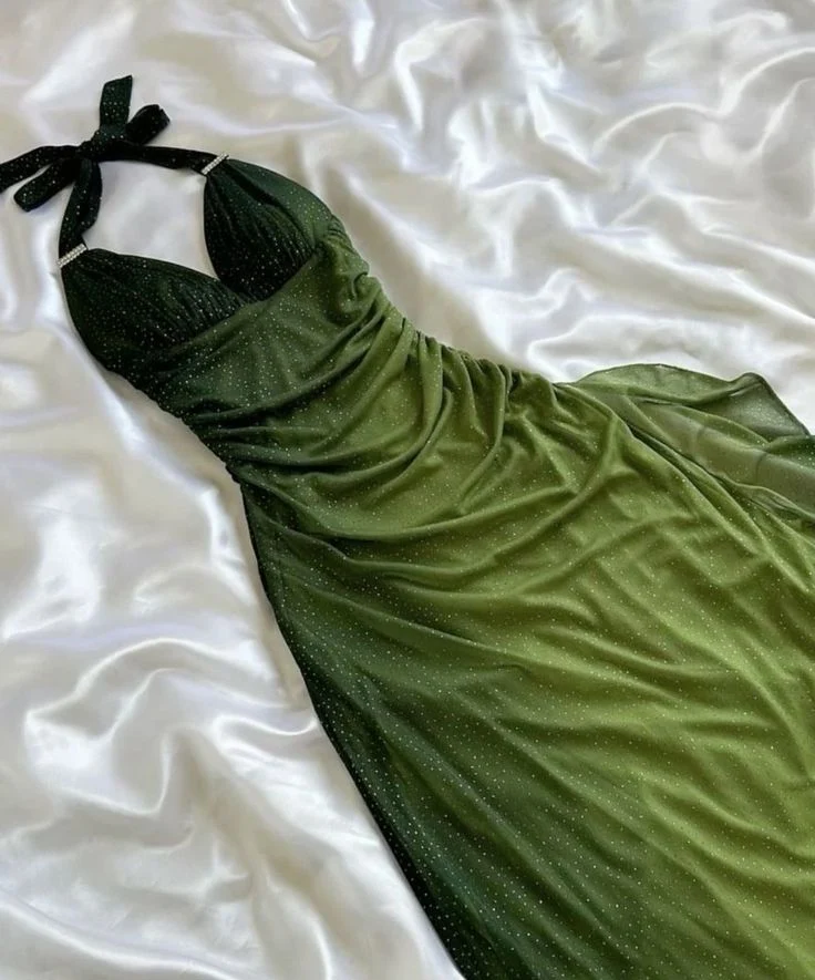 Belles robes de bal en mousseline à licou