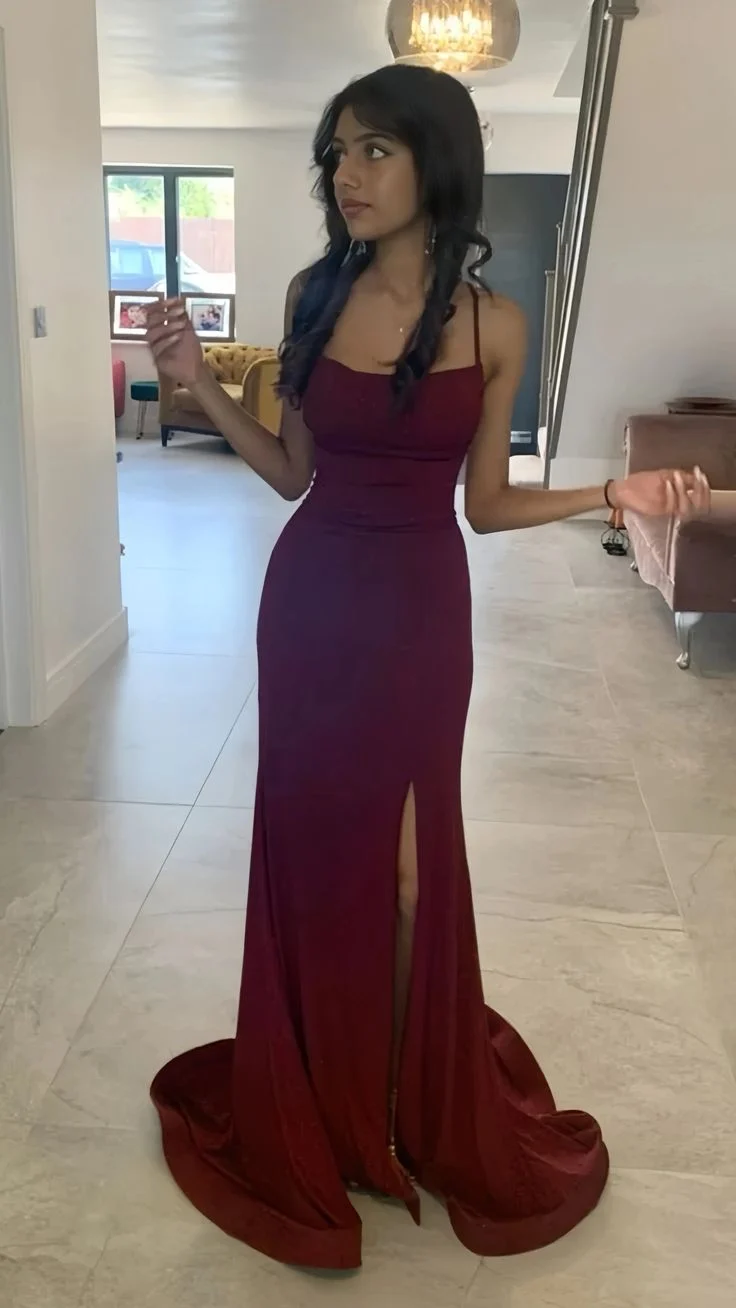 Robe de soirée longue bordeaux à paillettes scintillantes