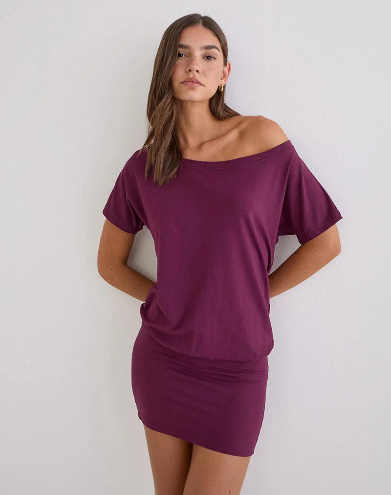 Mini-robe Edwina à épaules dénudées, couleur violet foncé