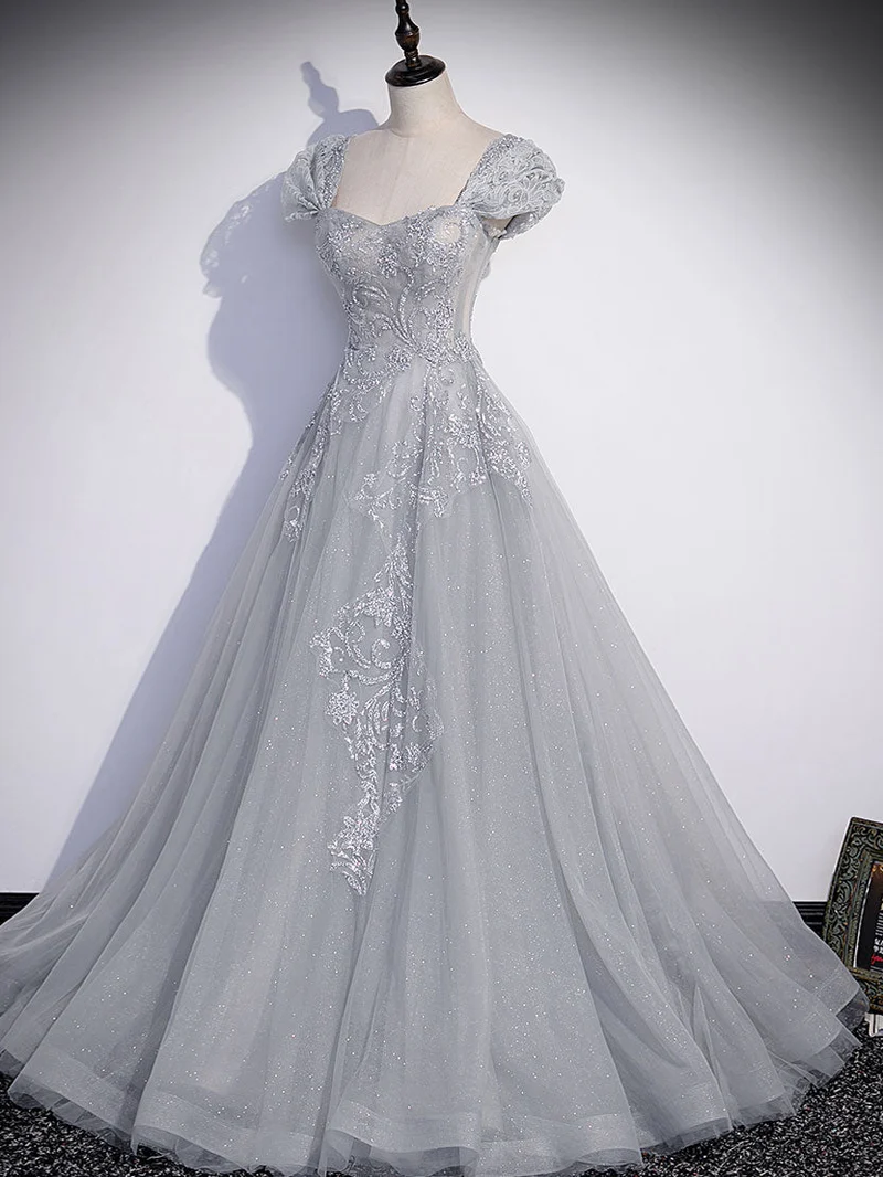 Robe de soirée longue grise en tulle et dentelle à col en cœur