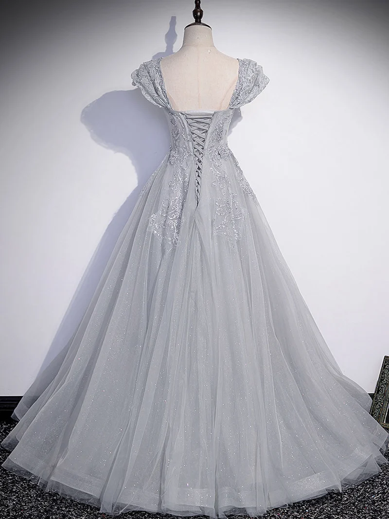Robe de soirée longue grise en tulle et dentelle à col en cœur