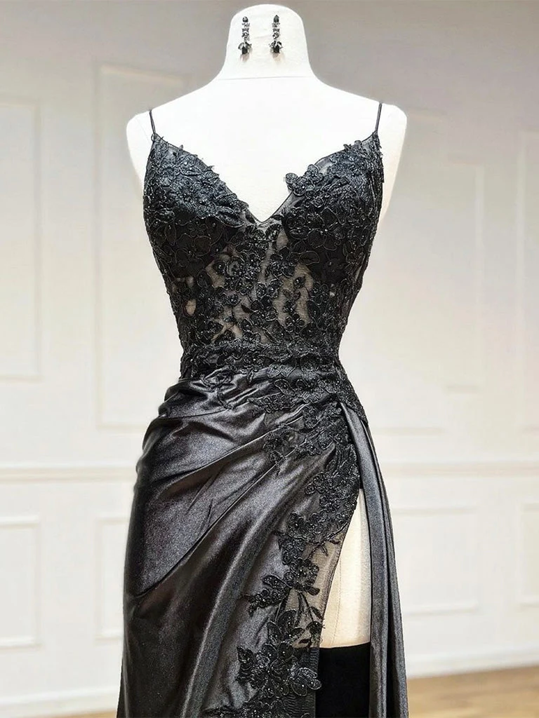 Robe de soirée longue en satin bleu foncé à col en V et dentelle
