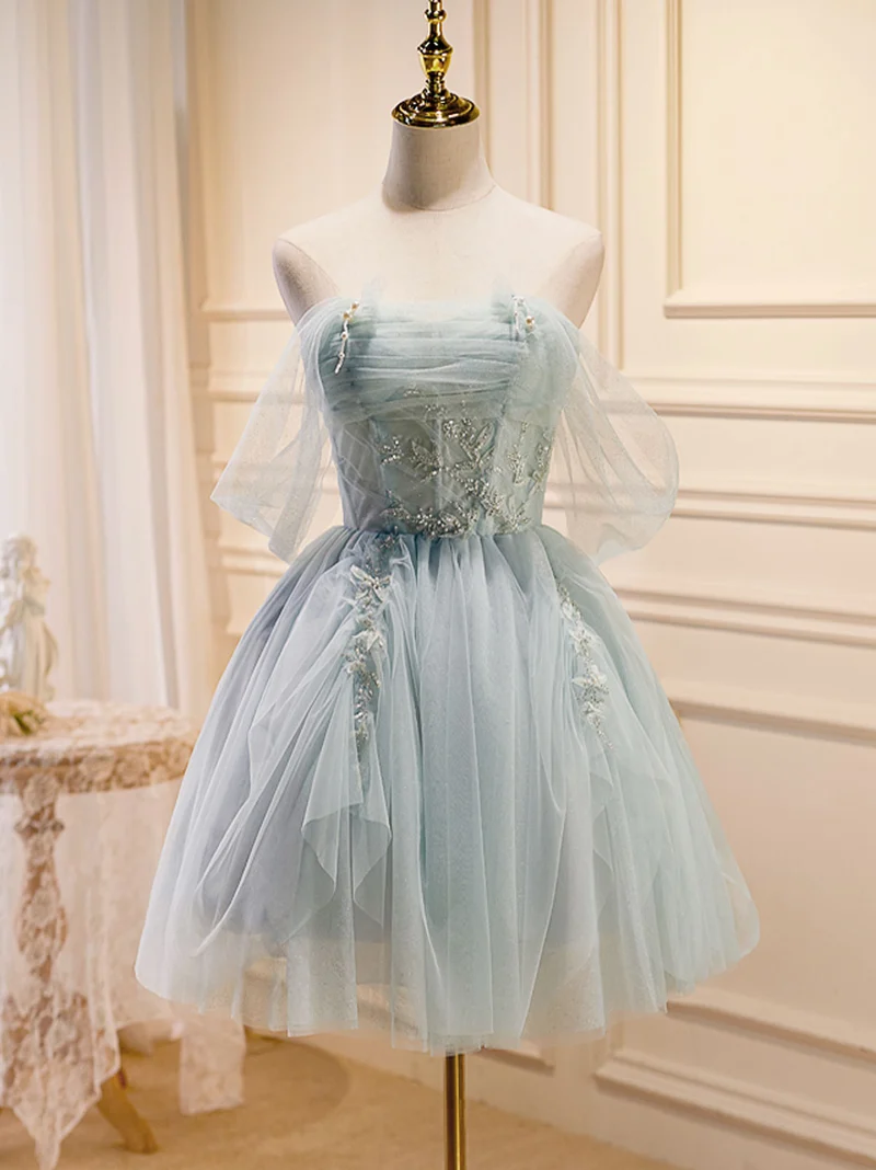 Robe de bal courte verte en tulle bouffant à épaules dénudées
