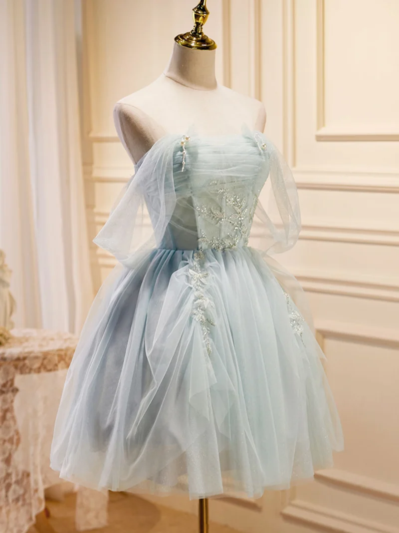 Robe de bal courte verte en tulle bouffant à épaules dénudées