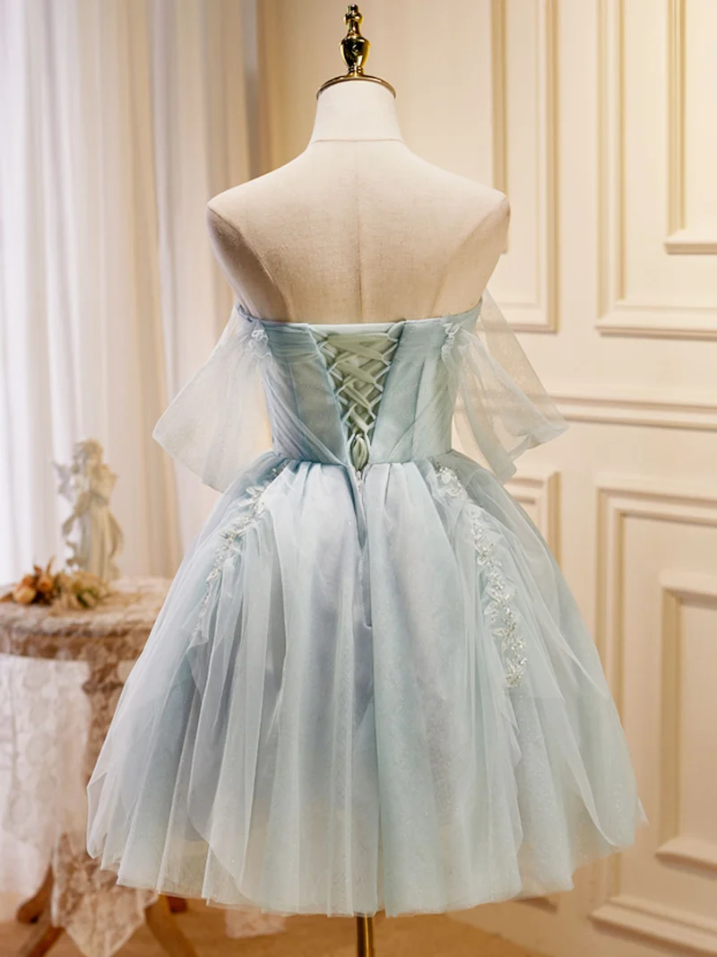 Robe de bal courte verte en tulle bouffant à épaules dénudées