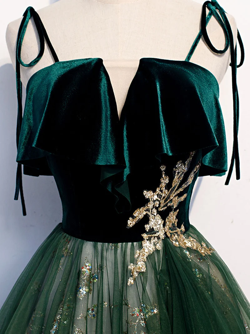 Belle robe de bal longue en tulle vert et dentelle
