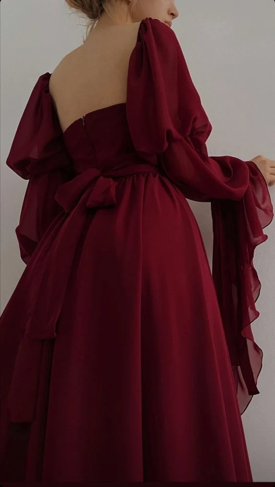Belle robe de soirée vintage romantique bordeaux coupe trapèze