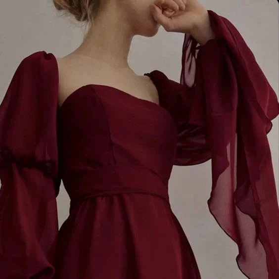 Belle robe de soirée vintage romantique bordeaux coupe trapèze