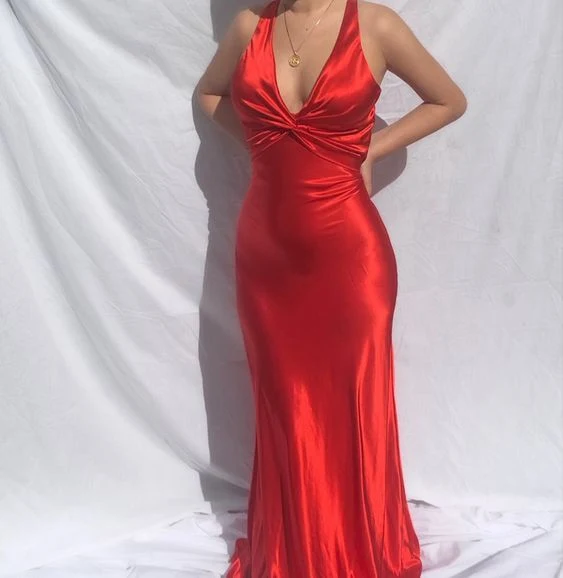 Robe de soirée simple en satin violet