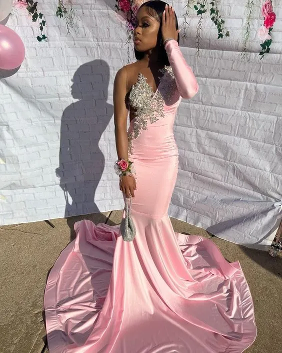 Robe de soirée élégante et rose de princesse