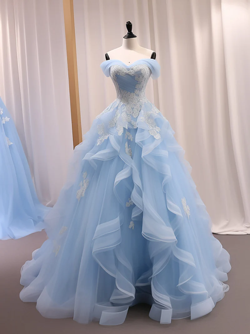 Robe de bal longue bleue en tulle et dentelle à col en cœur