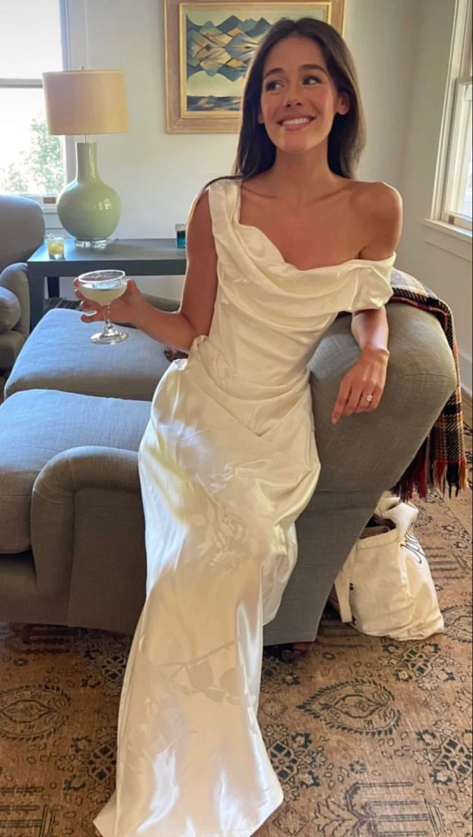 Robe de soirée longue élégante en satin sans manches