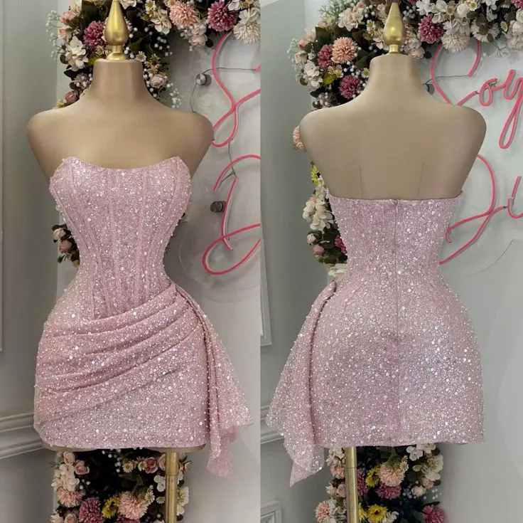 Robe mini bustier rose à paillettes pour fête d'anniversaire