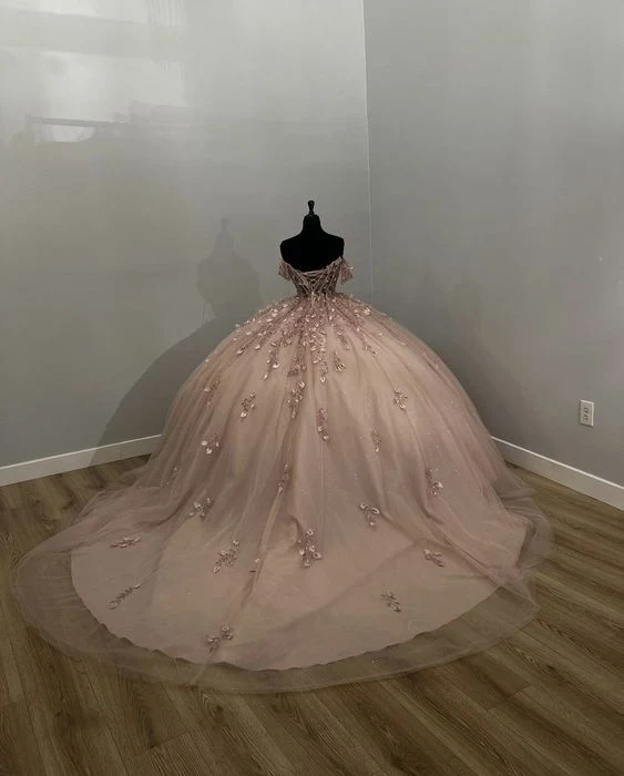 Belle robe de soirée unique sans manches rose clair