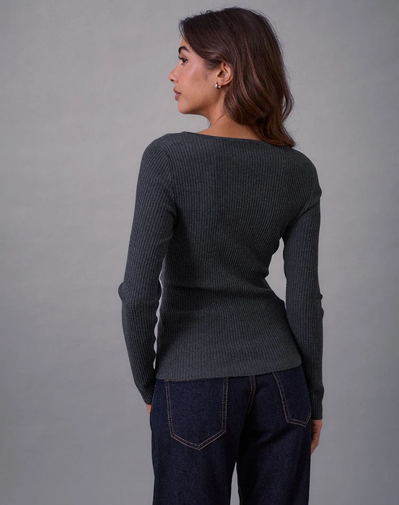 Josa Long Sleeve Knit Top in Dark Charcoal with Studs (Top à manches longues en tricot anthracite foncé avec clous)