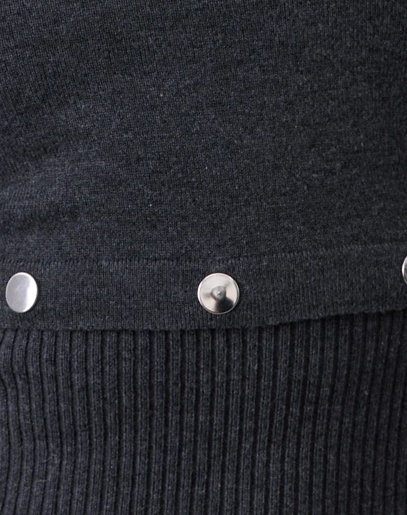 Josa Long Sleeve Knit Top in Dark Charcoal with Studs (Top à manches longues en tricot anthracite foncé avec clous)