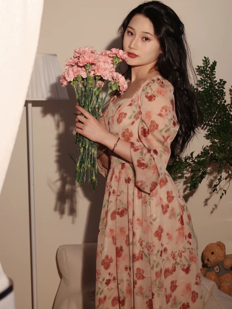 Robe d'été en mousseline de soie florale de style rétro à manches longues