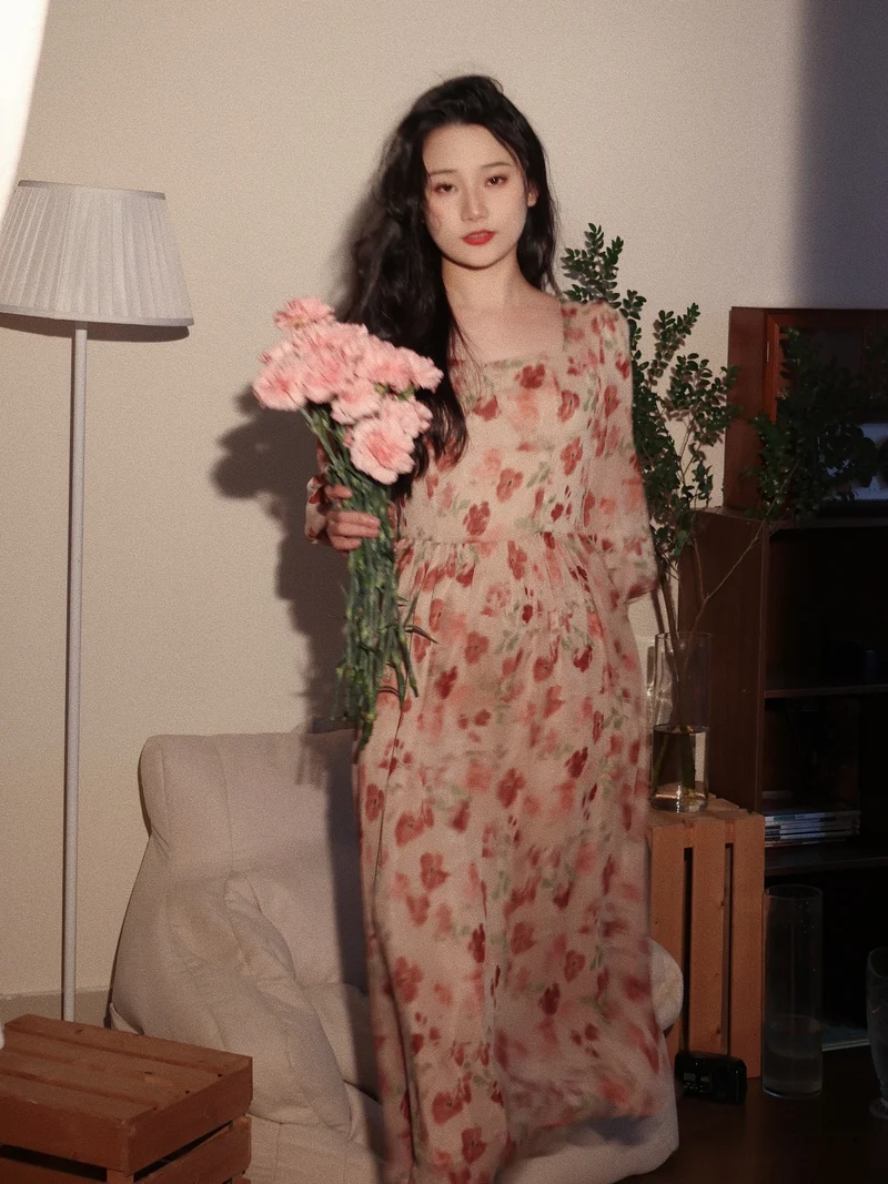 Robe d'été en mousseline de soie florale de style rétro à manches longues