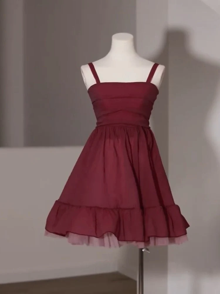 Jolie robe de danse courte bordeaux de 8e année