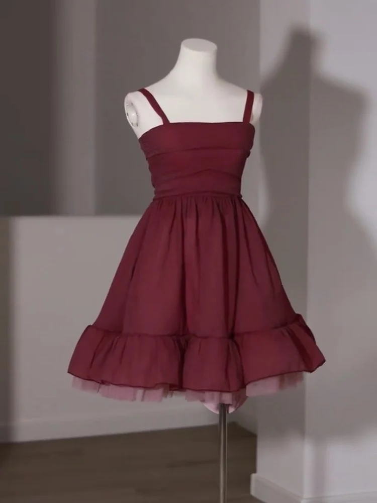 Jolie robe de danse courte bordeaux de 8e année